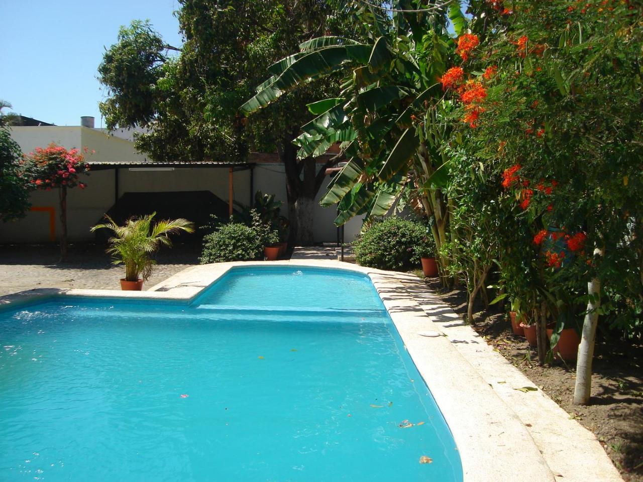 Hotel Hospedajes Del Rey Colima Exterior foto