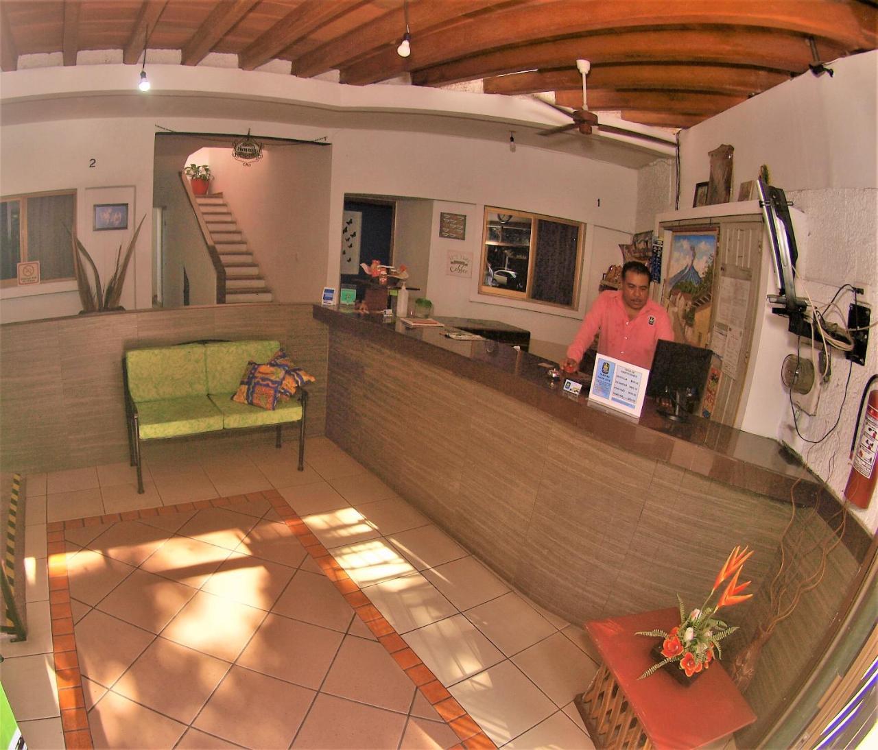 Hotel Hospedajes Del Rey Colima Exterior foto